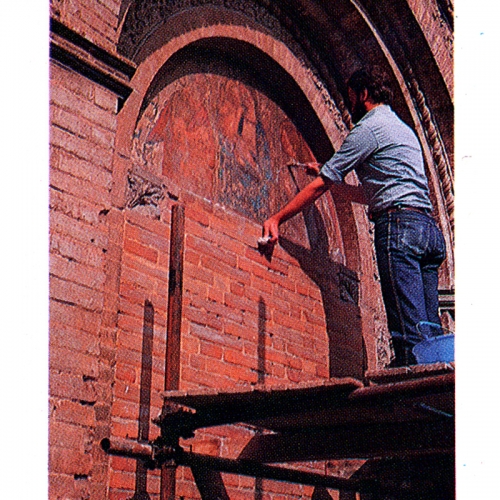 Restauro lunetta sul portale dell'Oratorio della Misericordia